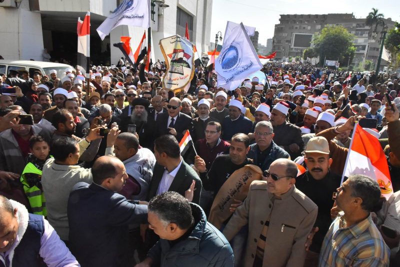 محافظ أسيوط يتقدم أكبر مسيرة لدعم مصر
