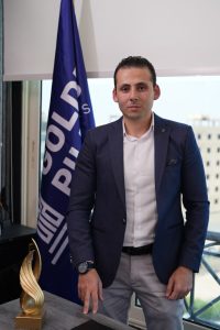 ايمن محمد المدير التنفيذي