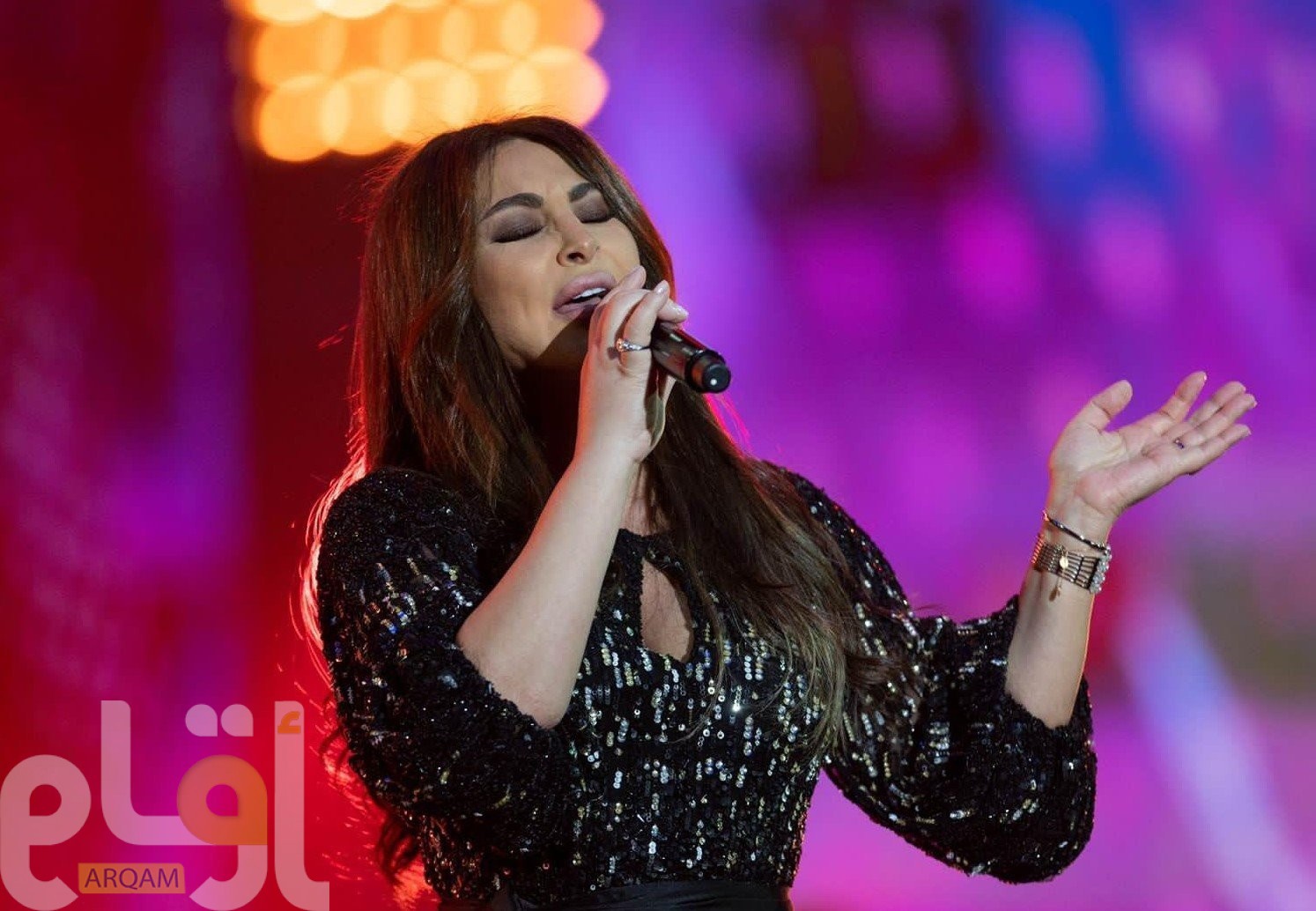 إليسا تنتهي من ألبومها الجديد