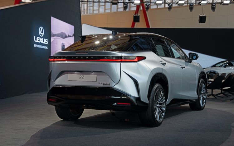 2025-lexusrzluxury-normalsw-002