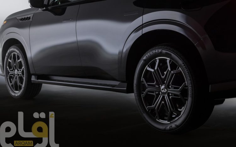 For 2026, QX80 introduces its first-ever SPORT grade—an evolution of INFINITI’s Artistry in Motion design philosophy. With darkened exterior accents and performance-inspired design details, SPORT offers a bold new expression of QX80’s full-size luxury SUV presence.