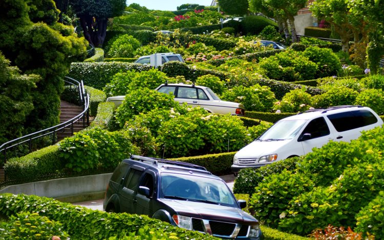 Cars,Drive,Down,Lombard,Street,Switchback.lombard,Street,Is,Known,For