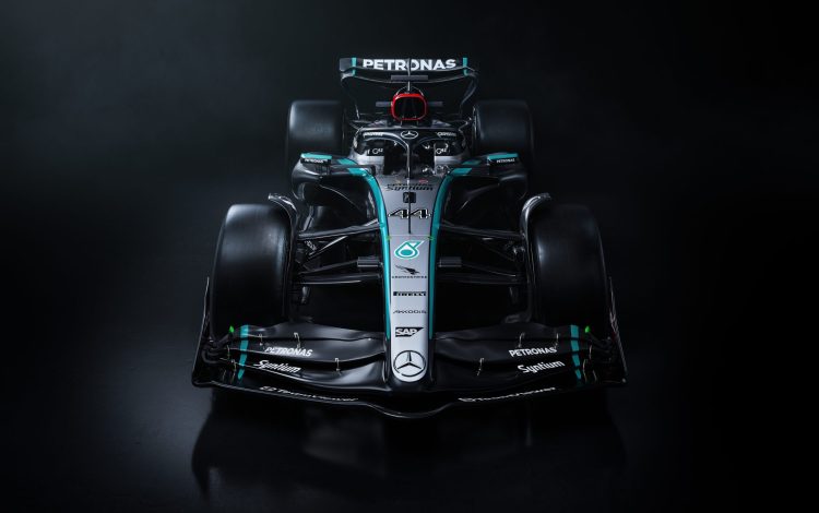 Mercedes-AMG W15 E PERFORMANCE - Lewis Hamilton - Front High