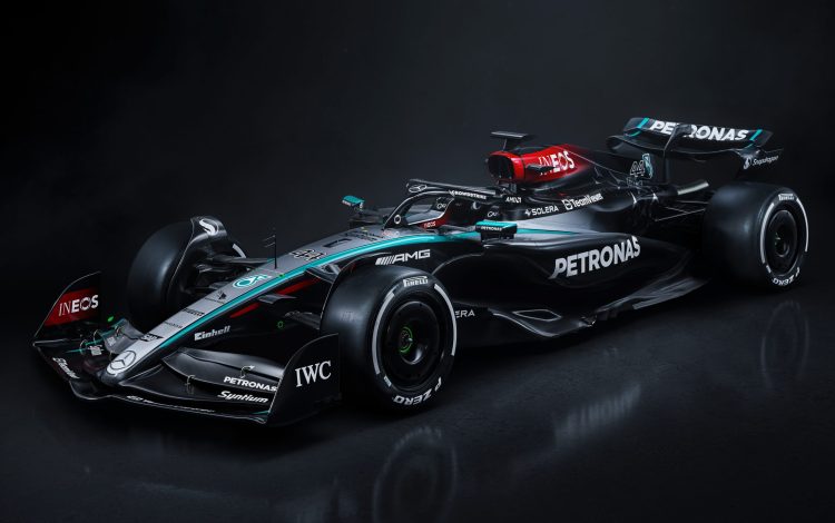 Mercedes-AMG W15 E PERFORMANCE - Lewis Hamilton - Front Quarter