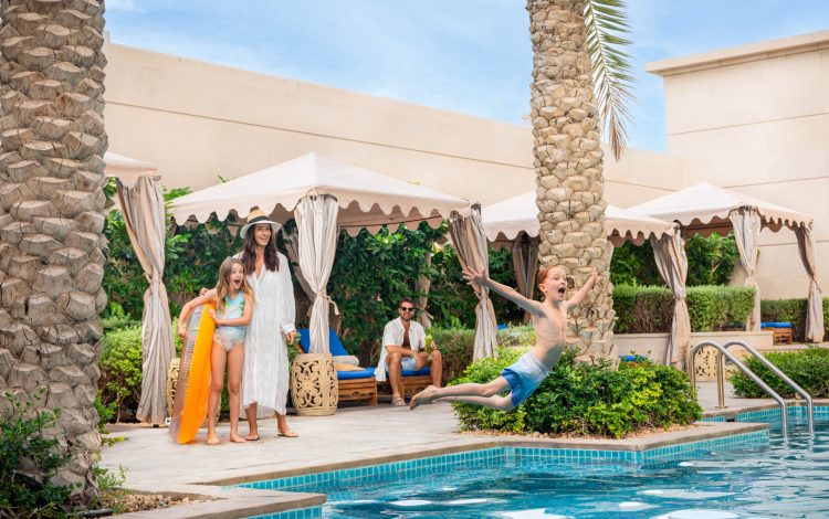 Pool Hilton