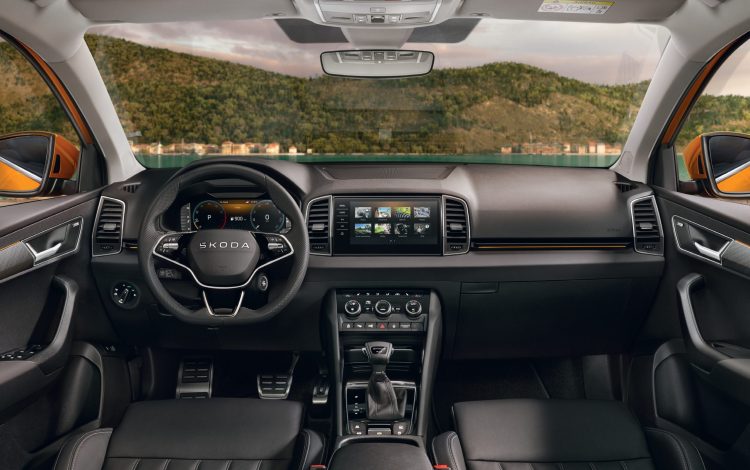 Skoda KAROQ 2025 (5)