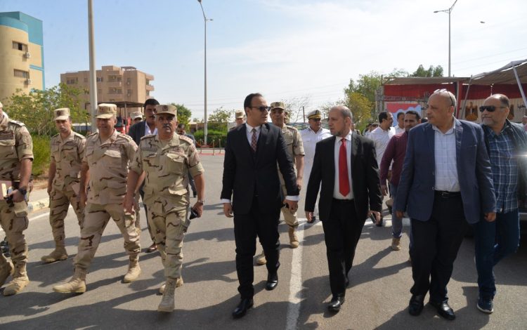 محافظ أسيوط يؤكد أهمية التدريبات المشتركة (4)