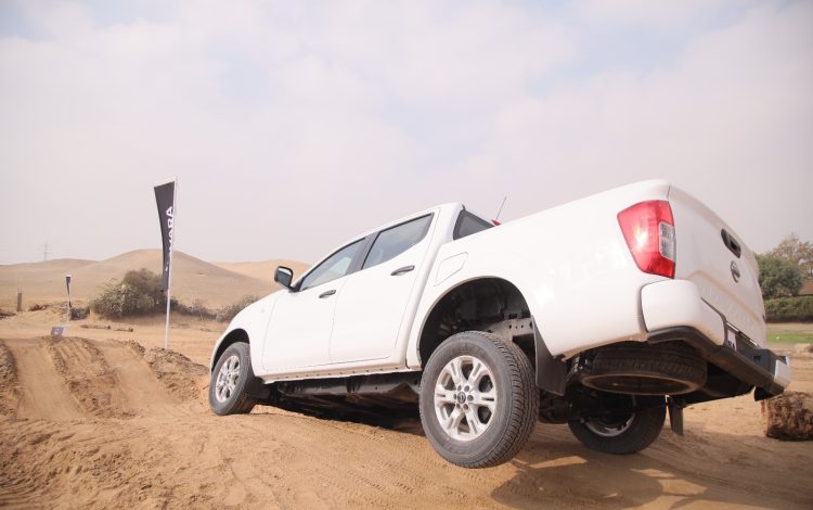 نيسان مصر تنظم تجربة قيادة متكاملة للسيارة نيسان Navara الجديدة
